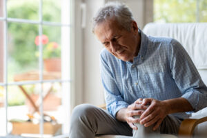 When to See a Pain Management Specialist for Knee Pain